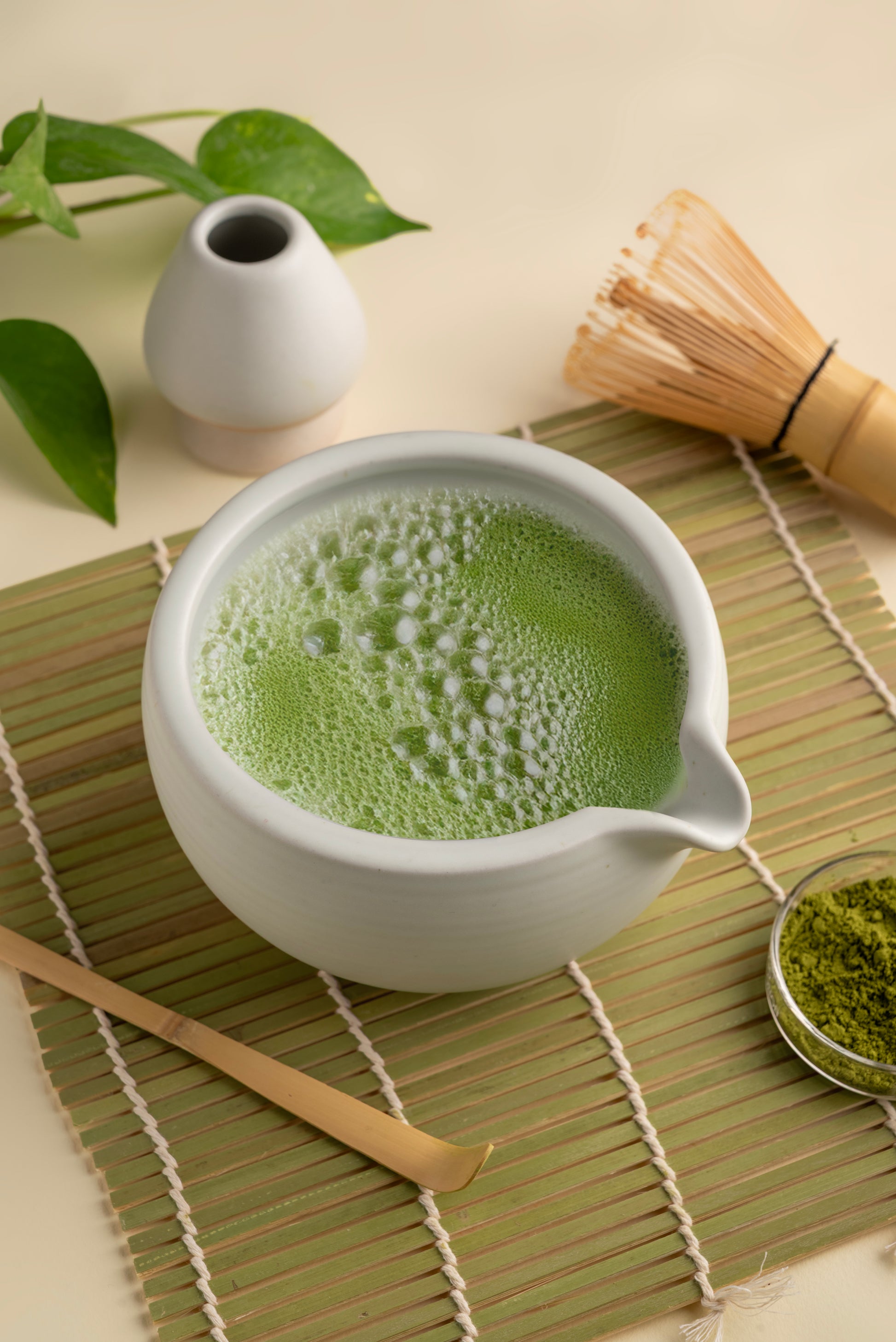 Hikari Tokyo Matcha Bowl with Spout White