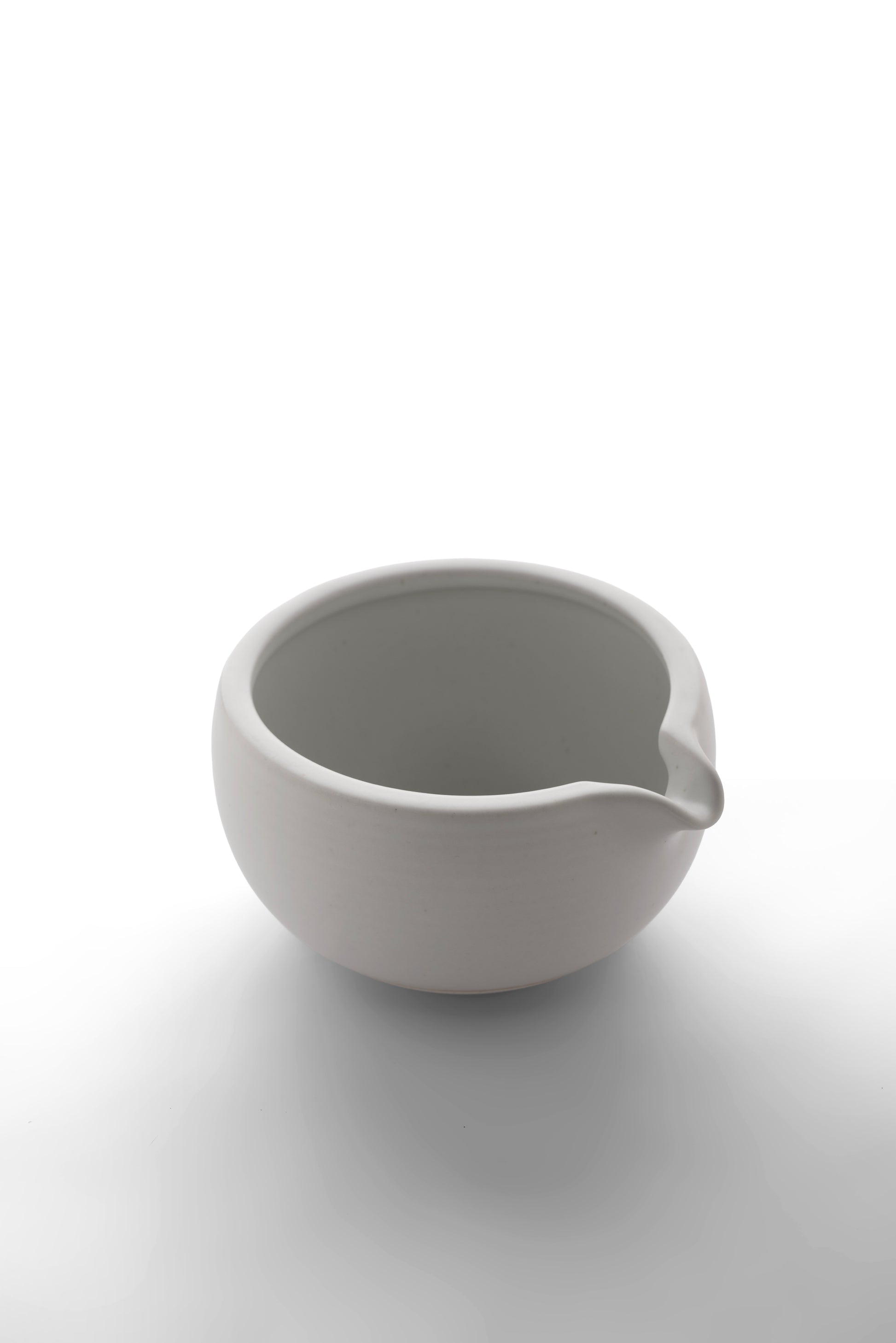 Hikari Tokyo Matcha Bowl with Spout White