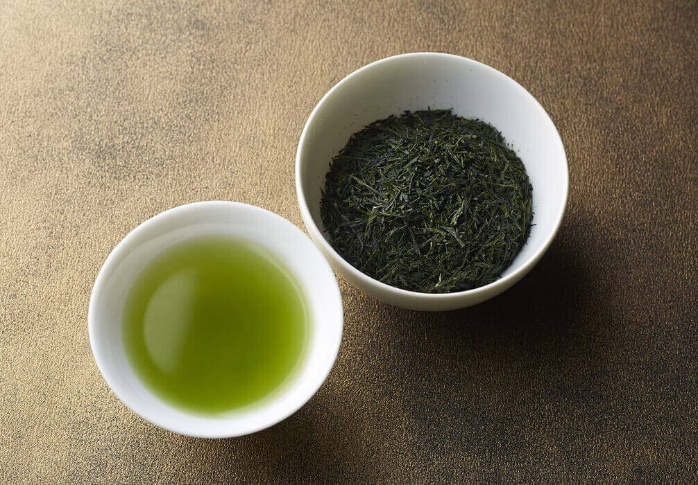 brewing Japanese green tea