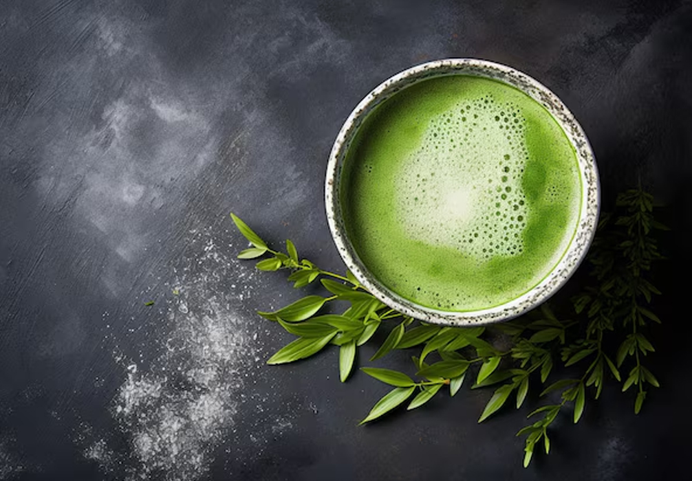 prepare matcha green tea